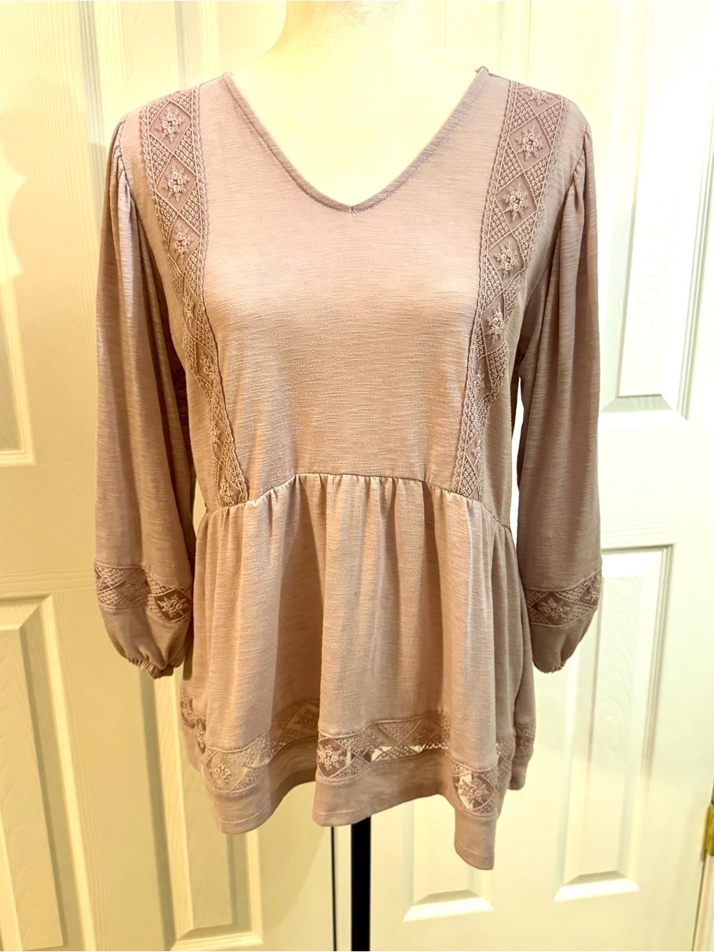 V-Neck Top with Lace Trim in Mauve